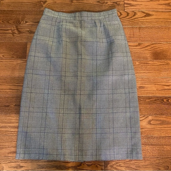 Vintage Razz International women’s  black & white‎ plaid skirt in size - Picture 1 of 10